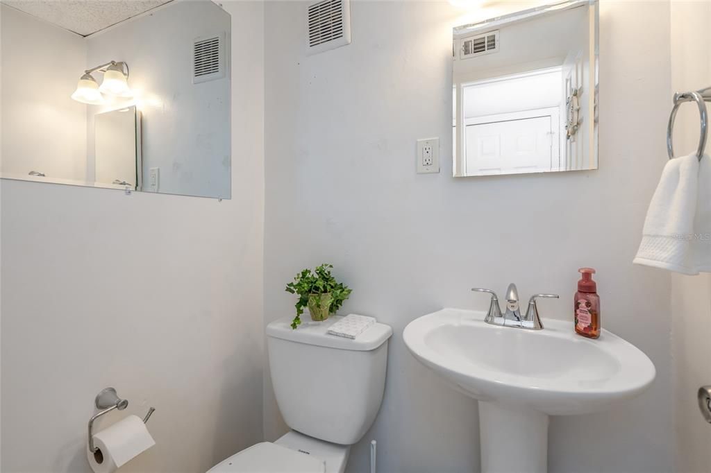 En Venta: $172,000 (2 camas, 1 baños, 816 Pies cuadrados)