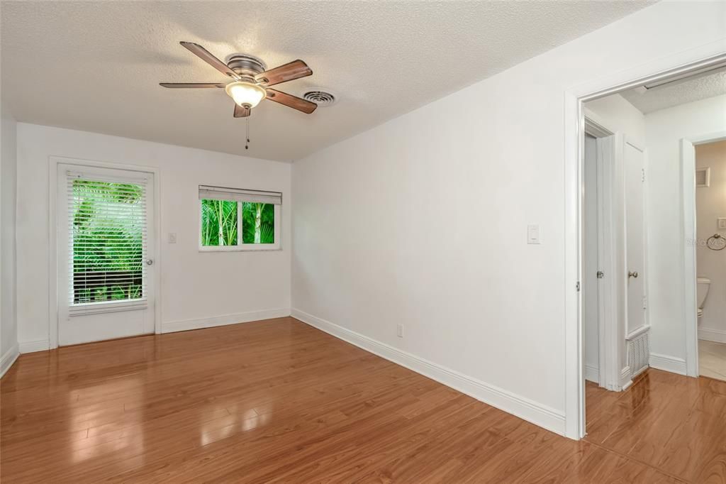En Venta: $172,000 (2 camas, 1 baños, 816 Pies cuadrados)
