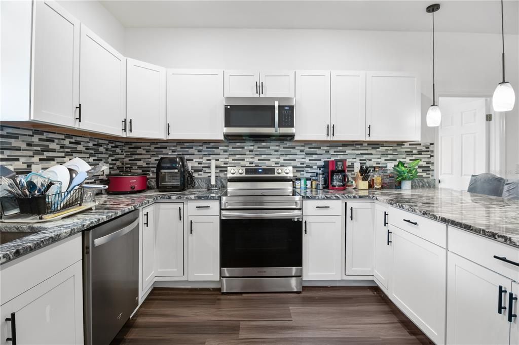 For Sale: $379,000 (4 beds, 2 baths, 1560 Square Feet)