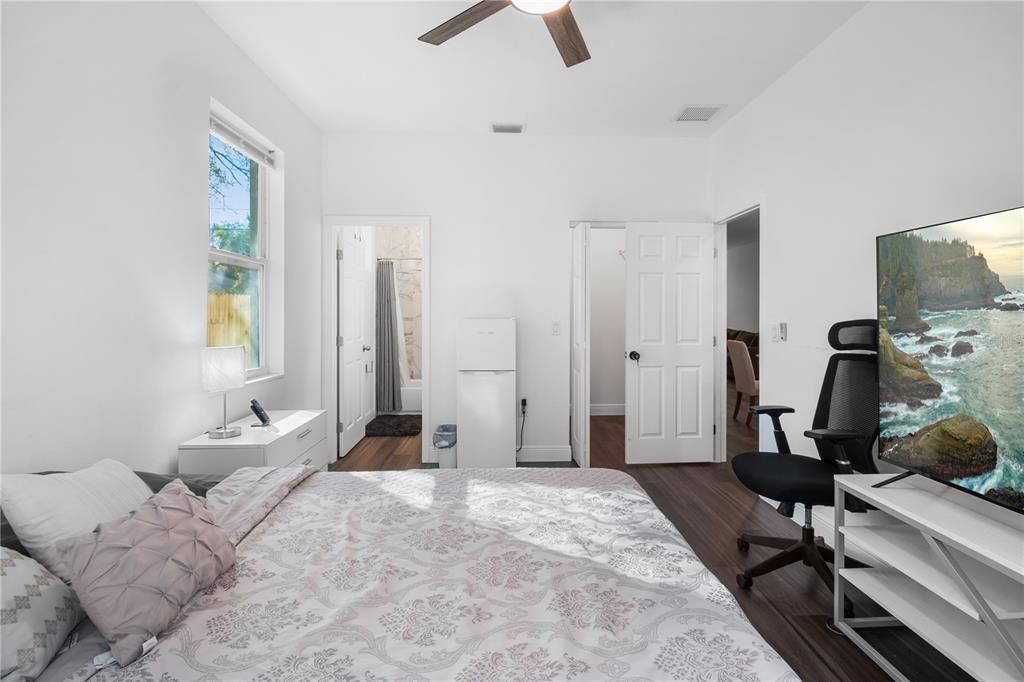 For Sale: $379,000 (4 beds, 2 baths, 1560 Square Feet)