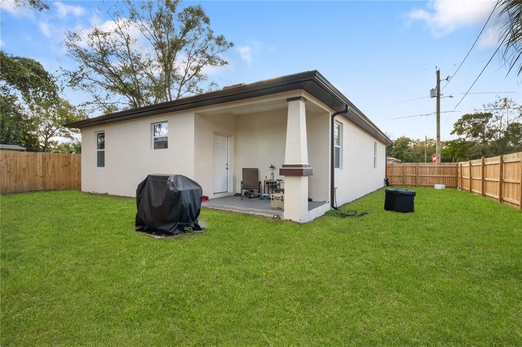 For Sale: $379,000 (4 beds, 2 baths, 1560 Square Feet)