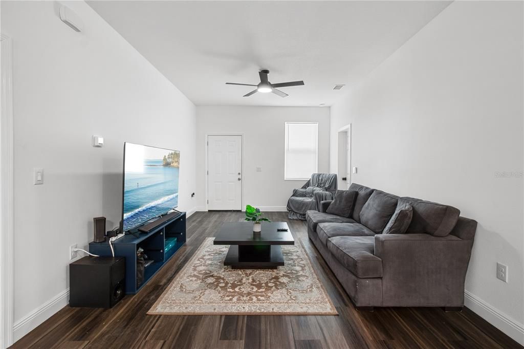 For Sale: $379,000 (4 beds, 2 baths, 1560 Square Feet)