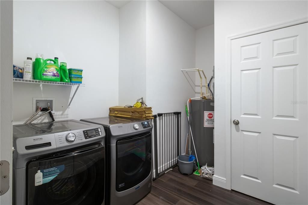 For Sale: $379,000 (4 beds, 2 baths, 1560 Square Feet)