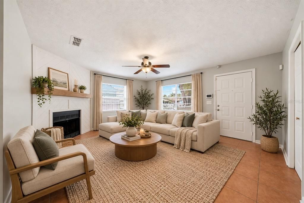 На продажу: $329,990 (3 спален, 2 ванн, 1523 Квадратных фут)