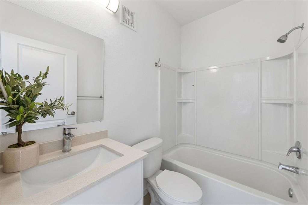На продажу: $289,900 (3 спален, 2 ванн, 1144 Квадратных фут)