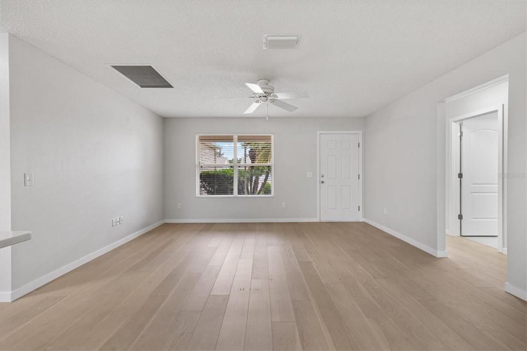 For Sale: $345,000 (3 beds, 2 baths, 1392 Square Feet)