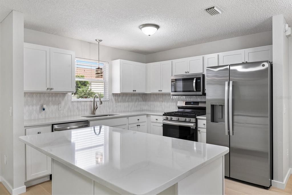For Sale: $345,000 (3 beds, 2 baths, 1392 Square Feet)