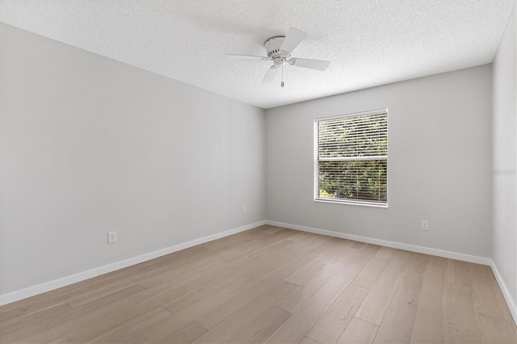 For Sale: $345,000 (3 beds, 2 baths, 1392 Square Feet)
