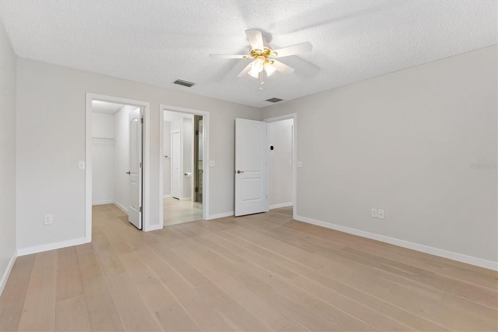 For Sale: $345,000 (3 beds, 2 baths, 1392 Square Feet)