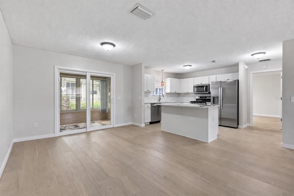 For Sale: $345,000 (3 beds, 2 baths, 1392 Square Feet)