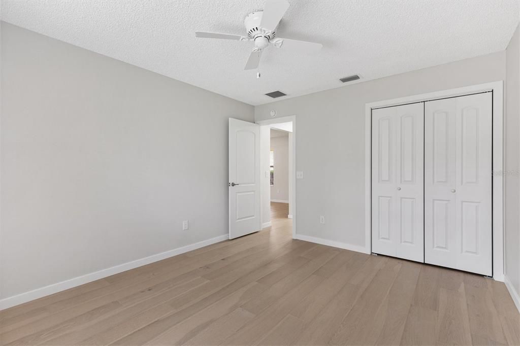 For Sale: $345,000 (3 beds, 2 baths, 1392 Square Feet)