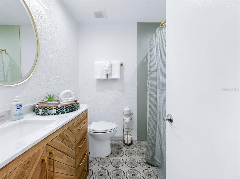 En Venta: $645,000 (4 camas, 2 baños, 1906 Pies cuadrados)