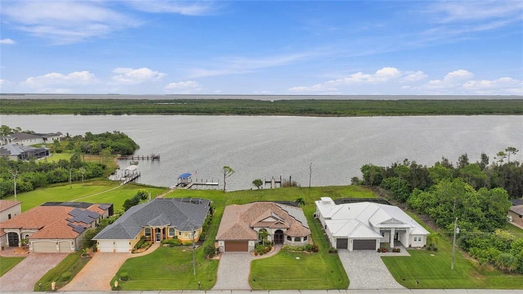 На продажу: $995,000 (3 спален, 2 ванн, 2307 Квадратных фут)