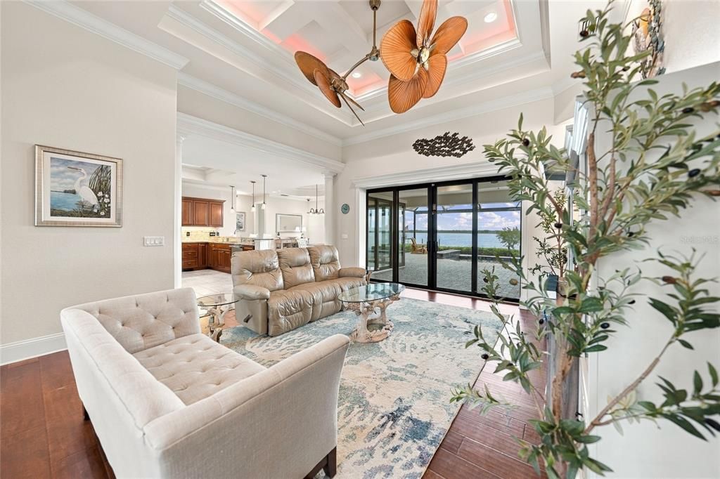 На продажу: $995,000 (3 спален, 2 ванн, 2307 Квадратных фут)