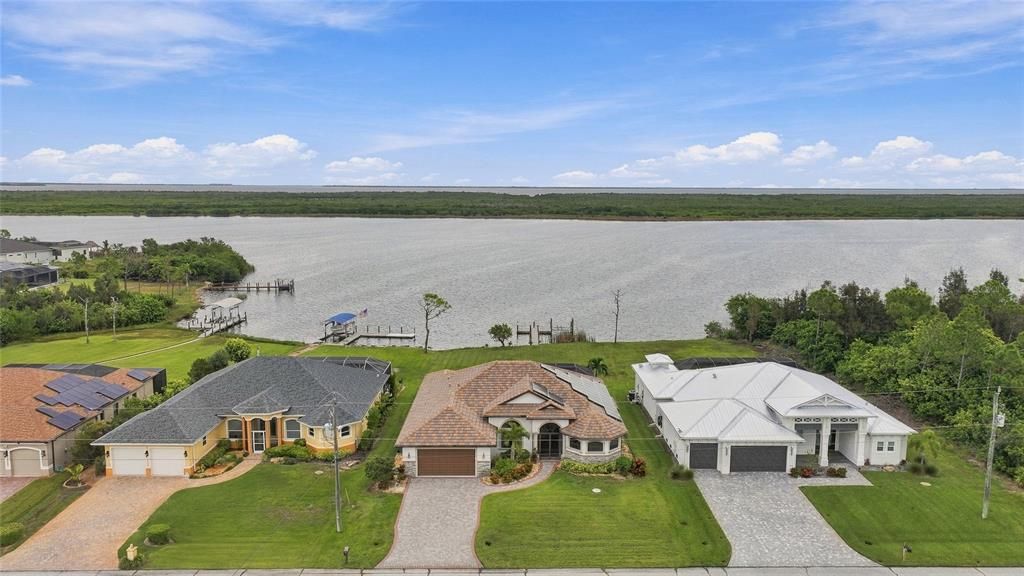 На продажу: $995,000 (3 спален, 2 ванн, 2307 Квадратных фут)