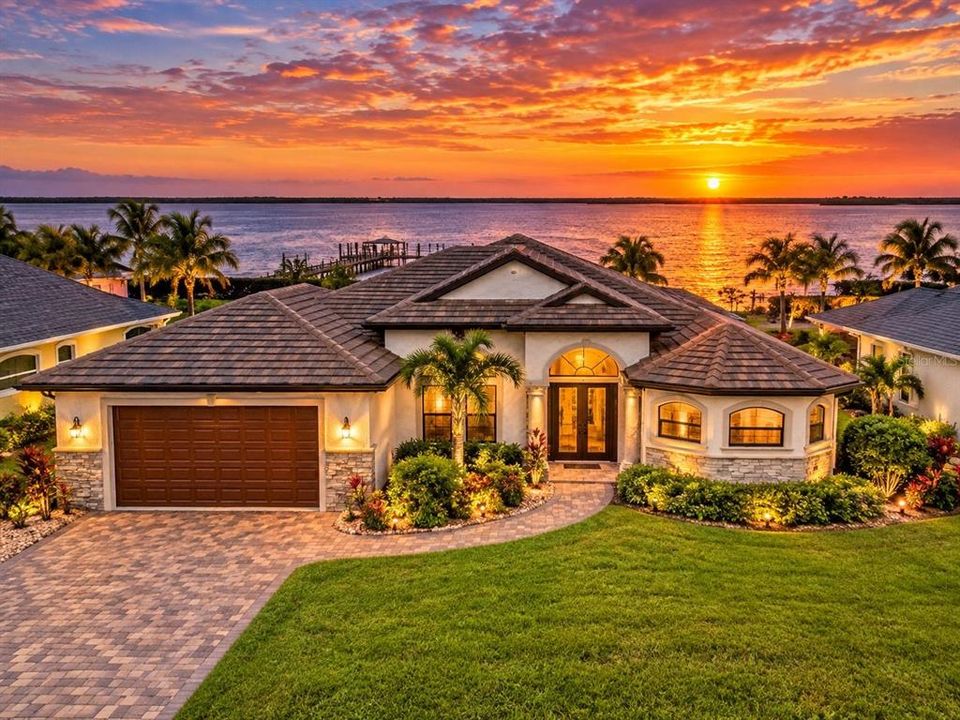 На продажу: $995,000 (3 спален, 2 ванн, 2307 Квадратных фут)