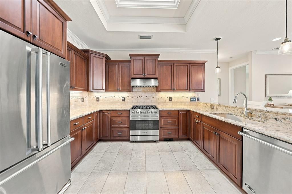 На продажу: $995,000 (3 спален, 2 ванн, 2307 Квадратных фут)