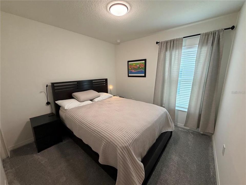 For Rent: $2,100 (4 beds, 2 baths, 2004 Square Feet)