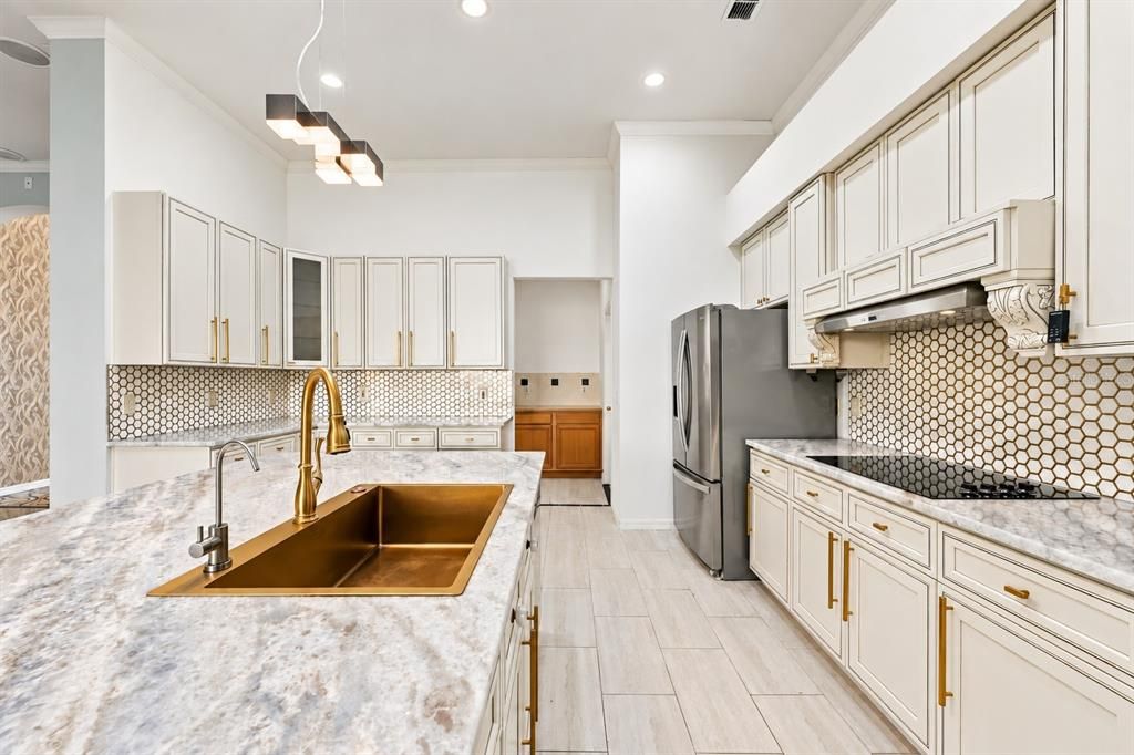 For Sale: $595,000 (4 beds, 3 baths, 2529 Square Feet)