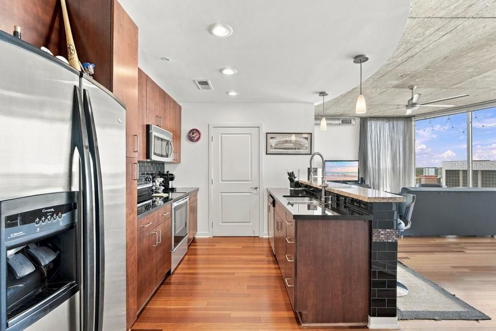 En Venta: $419,000 (2 camas, 2 baños, 1212 Pies cuadrados)
