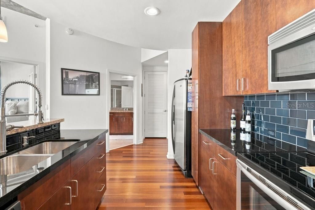En Venta: $419,000 (2 camas, 2 baños, 1212 Pies cuadrados)