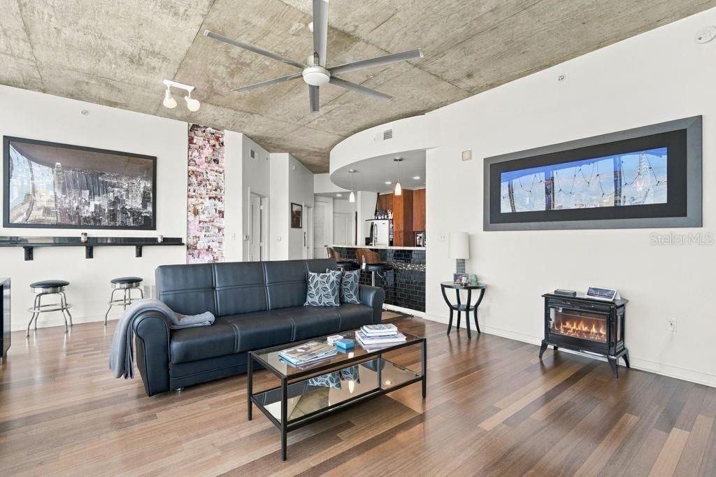 En Venta: $419,000 (2 camas, 2 baños, 1212 Pies cuadrados)