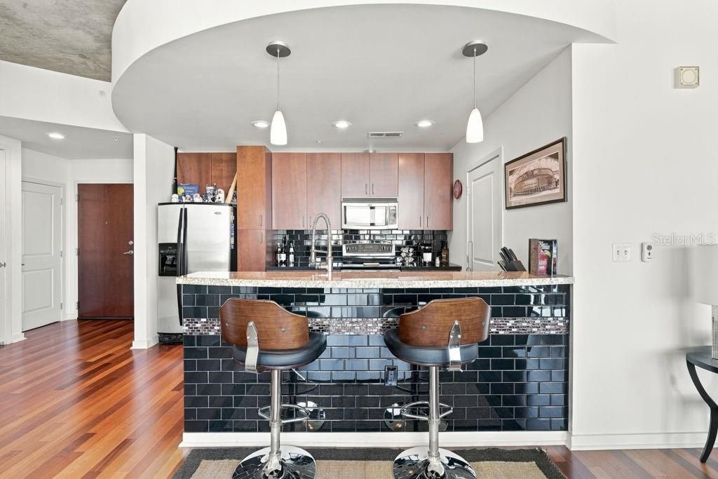 En Venta: $419,000 (2 camas, 2 baños, 1212 Pies cuadrados)