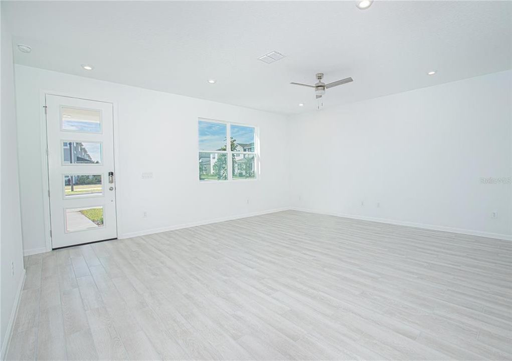 В аренду: $3,000 (3 спален, 2 ванн, 1609 Квадратных фут)