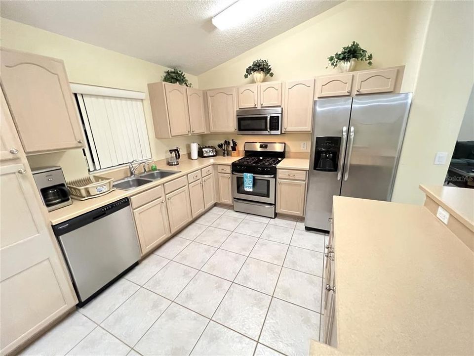 На продажу: $524,999 (5 спален, 4 ванн, 2136 Квадратных фут)