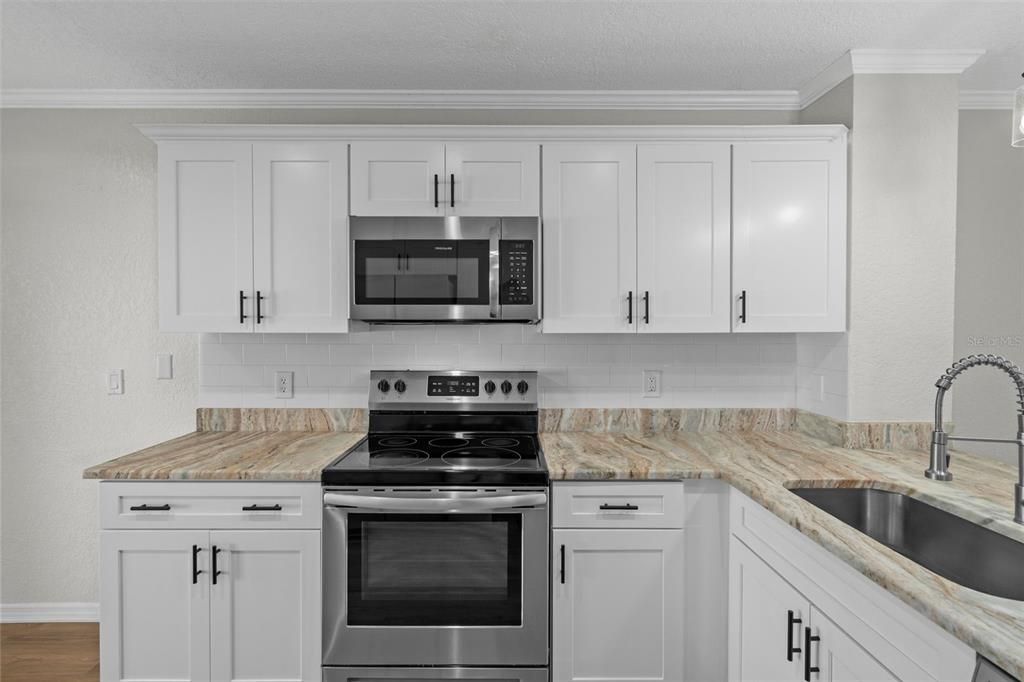 For Sale: $170,000 (2 beds, 2 baths, 1025 Square Feet)