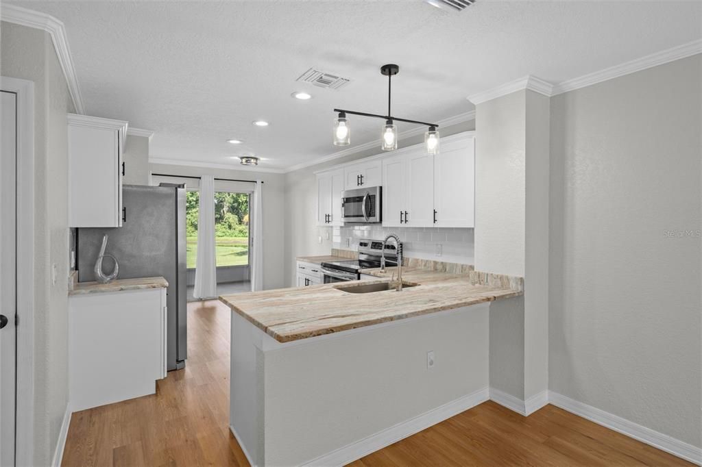 For Sale: $170,000 (2 beds, 2 baths, 1025 Square Feet)