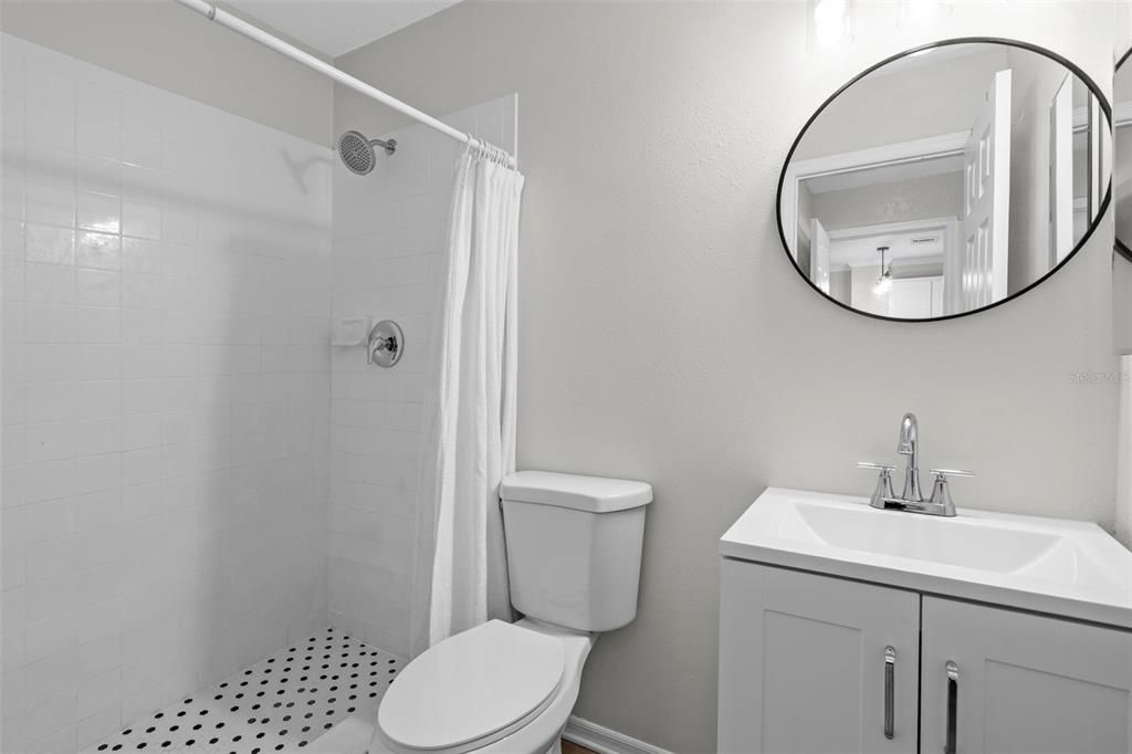 For Sale: $170,000 (2 beds, 2 baths, 1025 Square Feet)