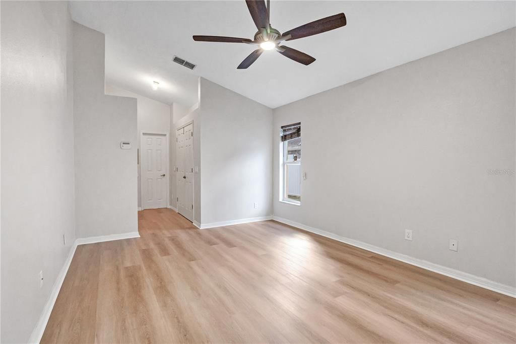 En Venta: $525,000 (4 camas, 2 baños, 2044 Pies cuadrados)