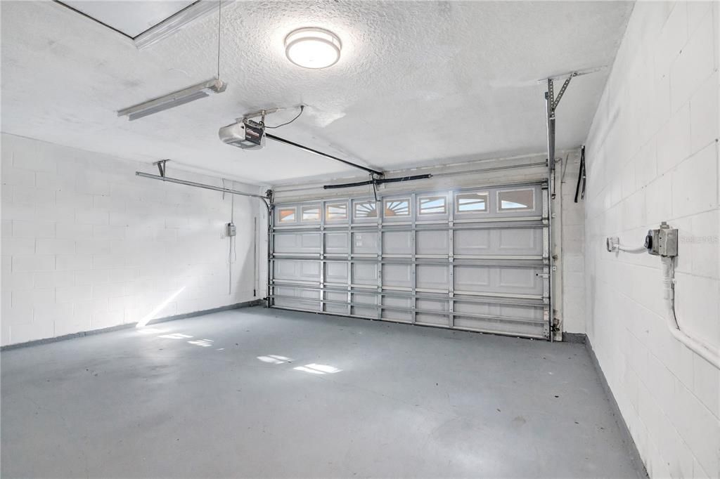 En Venta: $525,000 (4 camas, 2 baños, 2044 Pies cuadrados)