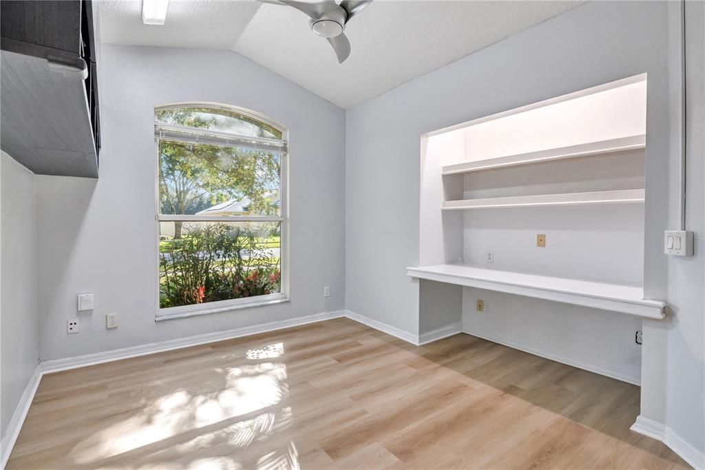 En Venta: $525,000 (4 camas, 2 baños, 2044 Pies cuadrados)