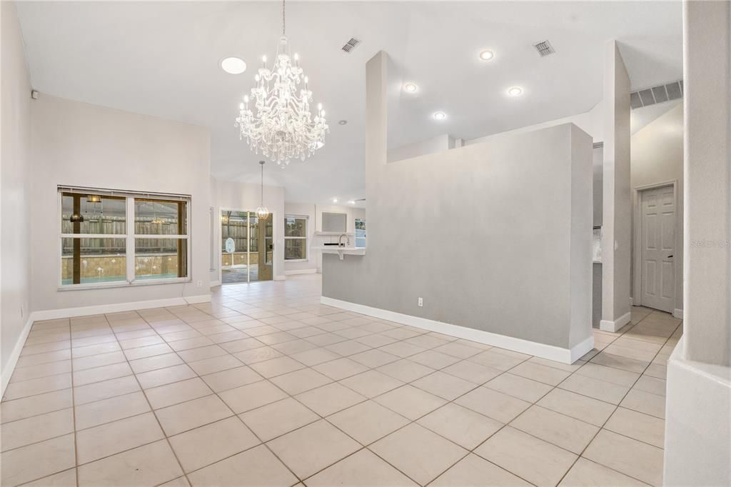 En Venta: $525,000 (4 camas, 2 baños, 2044 Pies cuadrados)