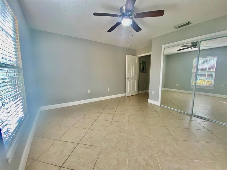 For Rent: $1,375 (1 beds, 1 baths, 820 Square Feet)