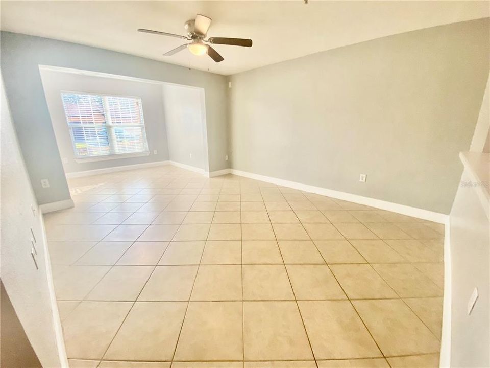 For Rent: $1,375 (1 beds, 1 baths, 820 Square Feet)