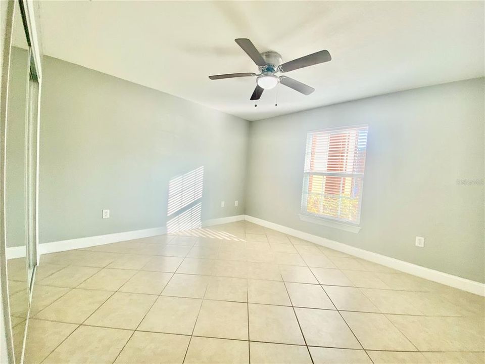 For Rent: $1,375 (1 beds, 1 baths, 820 Square Feet)