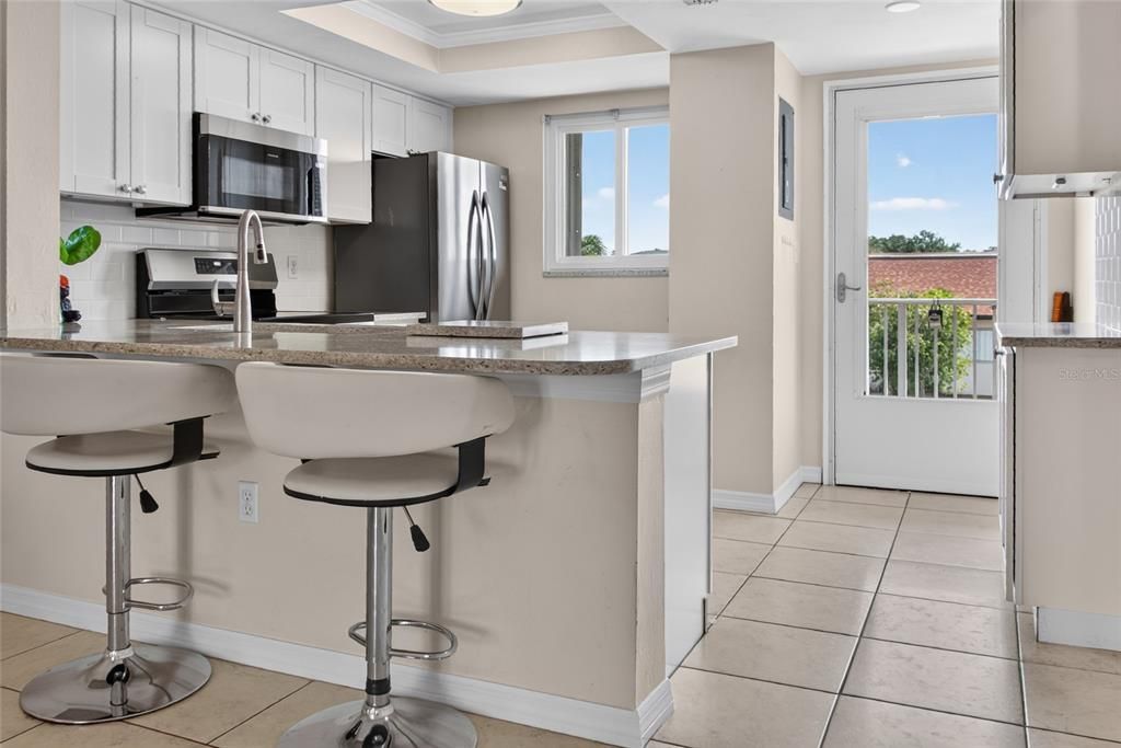 For Sale: $129,000 (2 beds, 2 baths, 886 Square Feet)