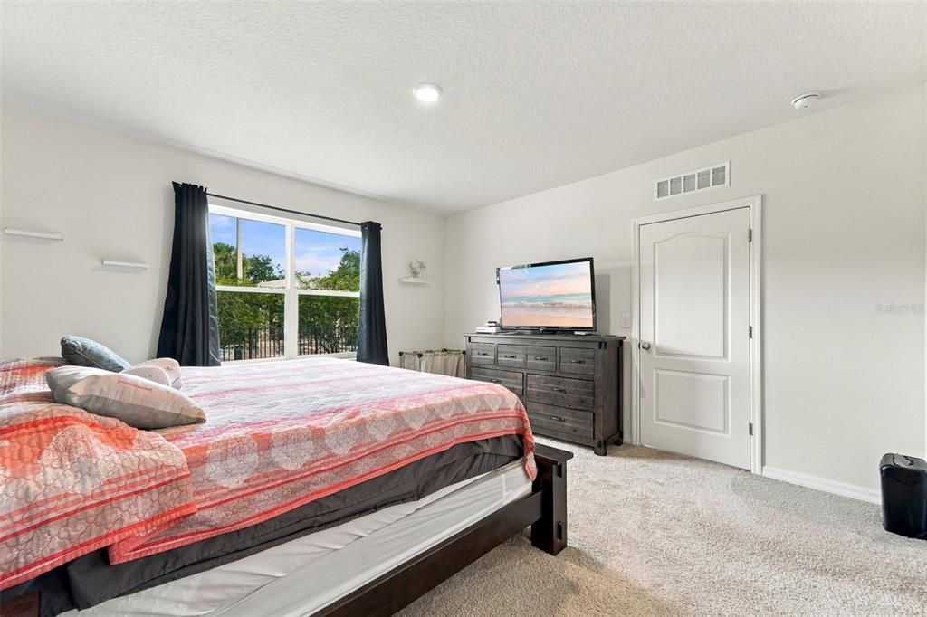 For Sale: $369,900 (3 beds, 2 baths, 1516 Square Feet)