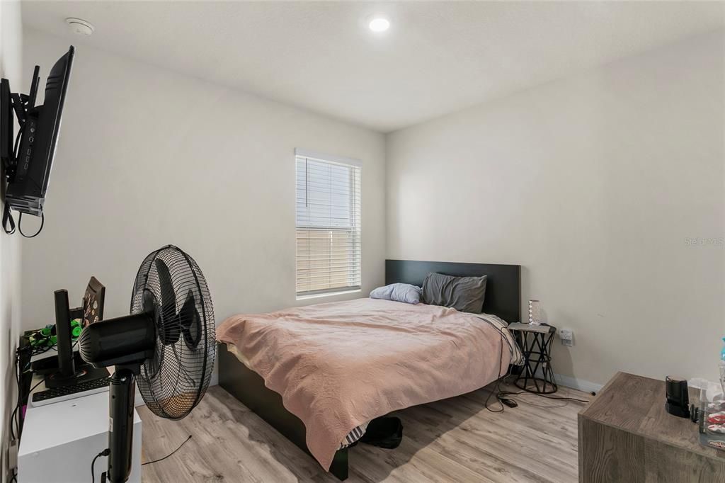For Sale: $375,000 (4 beds, 2 baths, 1830 Square Feet)