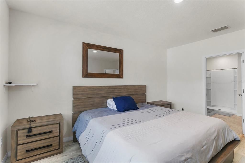 For Sale: $375,000 (4 beds, 2 baths, 1830 Square Feet)