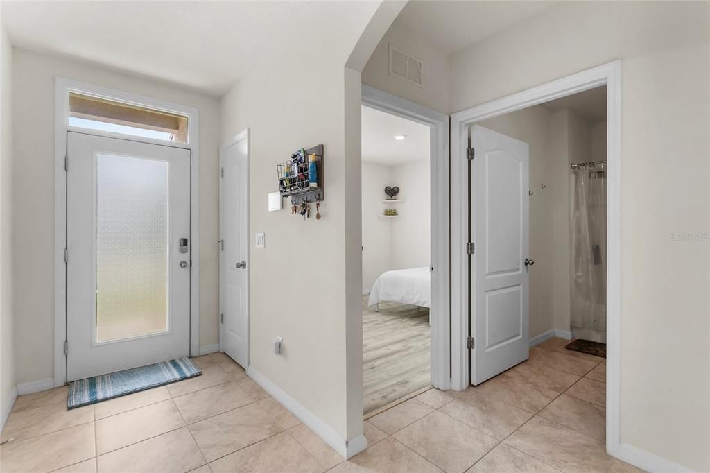 For Sale: $375,000 (4 beds, 2 baths, 1830 Square Feet)