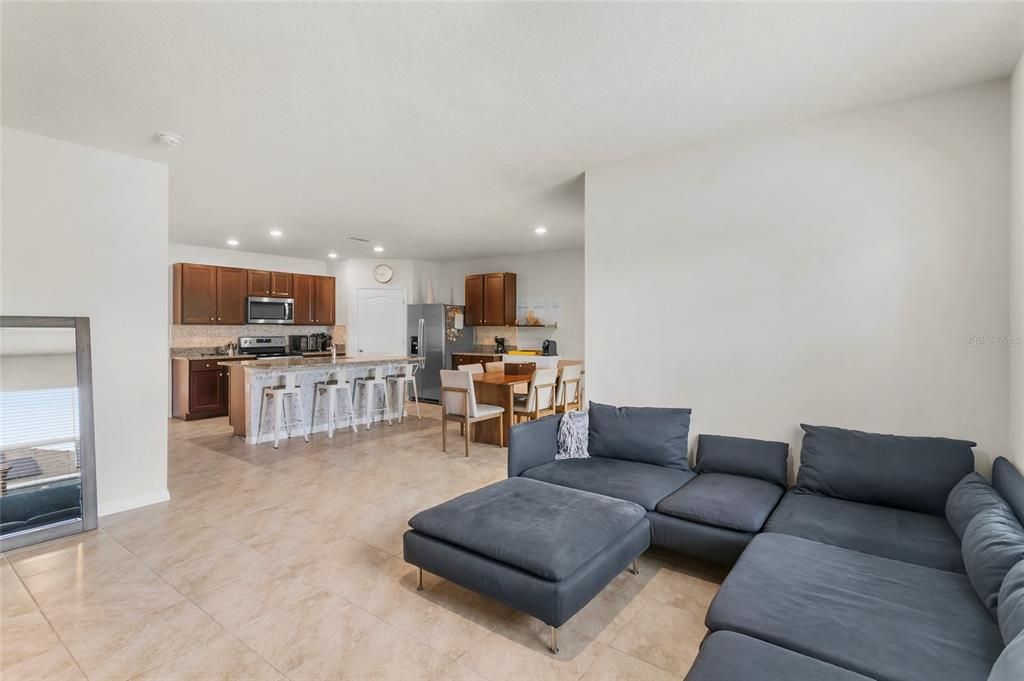 For Sale: $375,000 (4 beds, 2 baths, 1830 Square Feet)