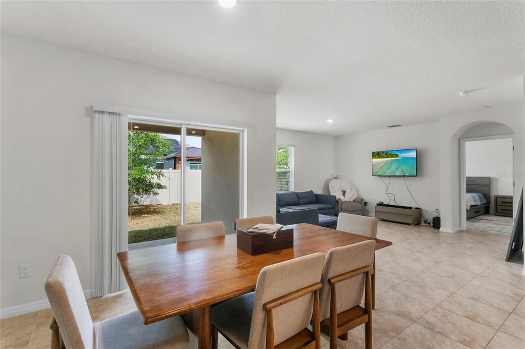 For Sale: $375,000 (4 beds, 2 baths, 1830 Square Feet)