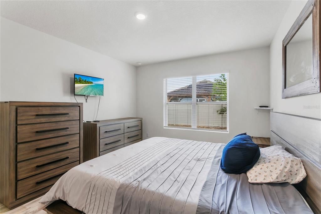 For Sale: $375,000 (4 beds, 2 baths, 1830 Square Feet)