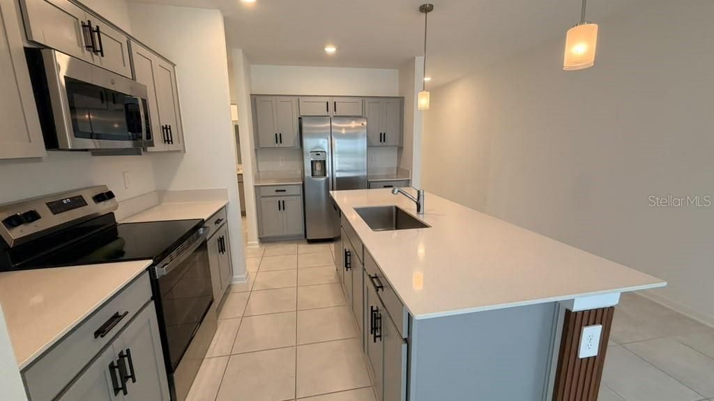 En Renta: $2,095 (3 camas, 2 baños, 1735 Pies cuadrados)