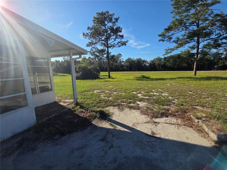 For Rent: $2,000 (3 beds, 2 baths, 1680 Square Feet)