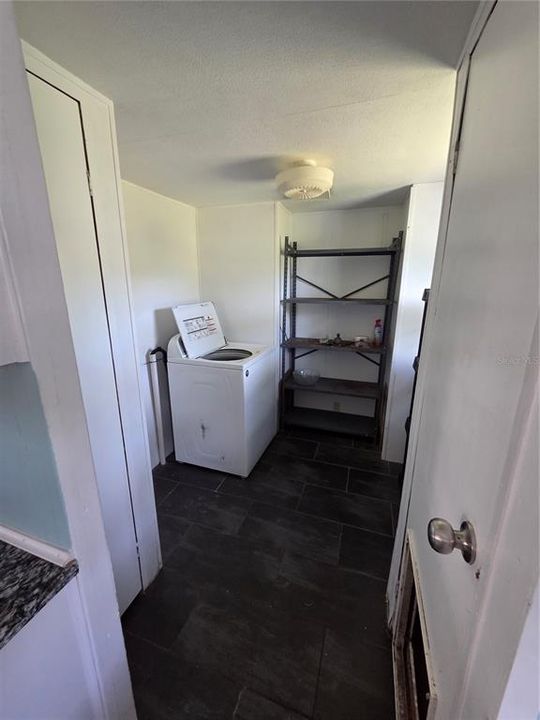 For Rent: $2,000 (3 beds, 2 baths, 1680 Square Feet)